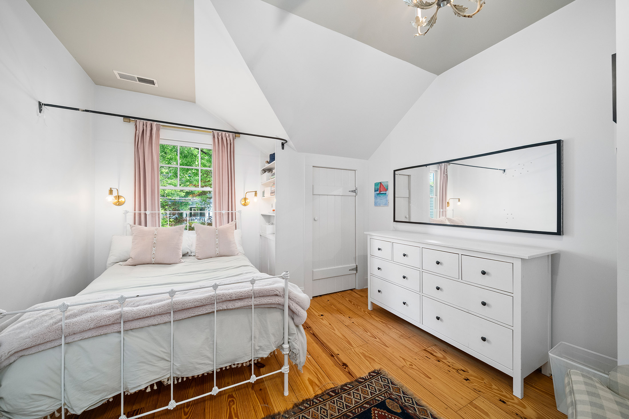  Captivating 1920s Farmhouse in Berkeley Park - 物件實景