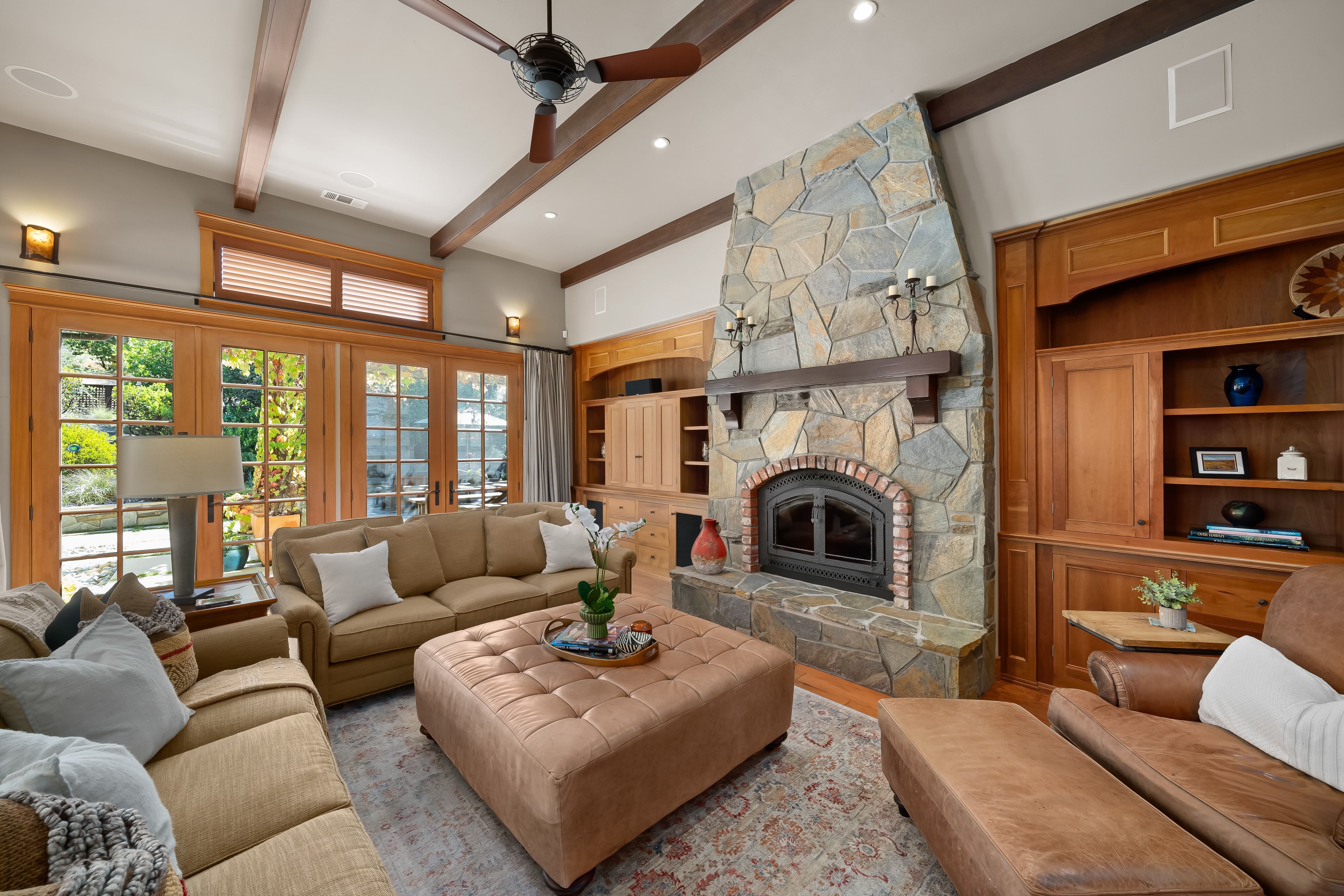  Timeless Craftsman Estate with Resort-Style Outdoor Living - 物件實景