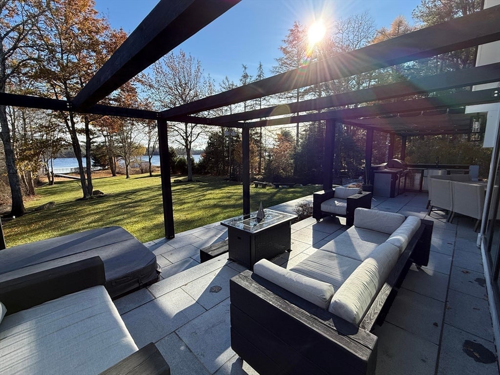 Carver, Massachusetts, 02330, United States, 5 Bedrooms Bedrooms, ,6 BathroomsBathrooms,Residential,For Sale,2005561