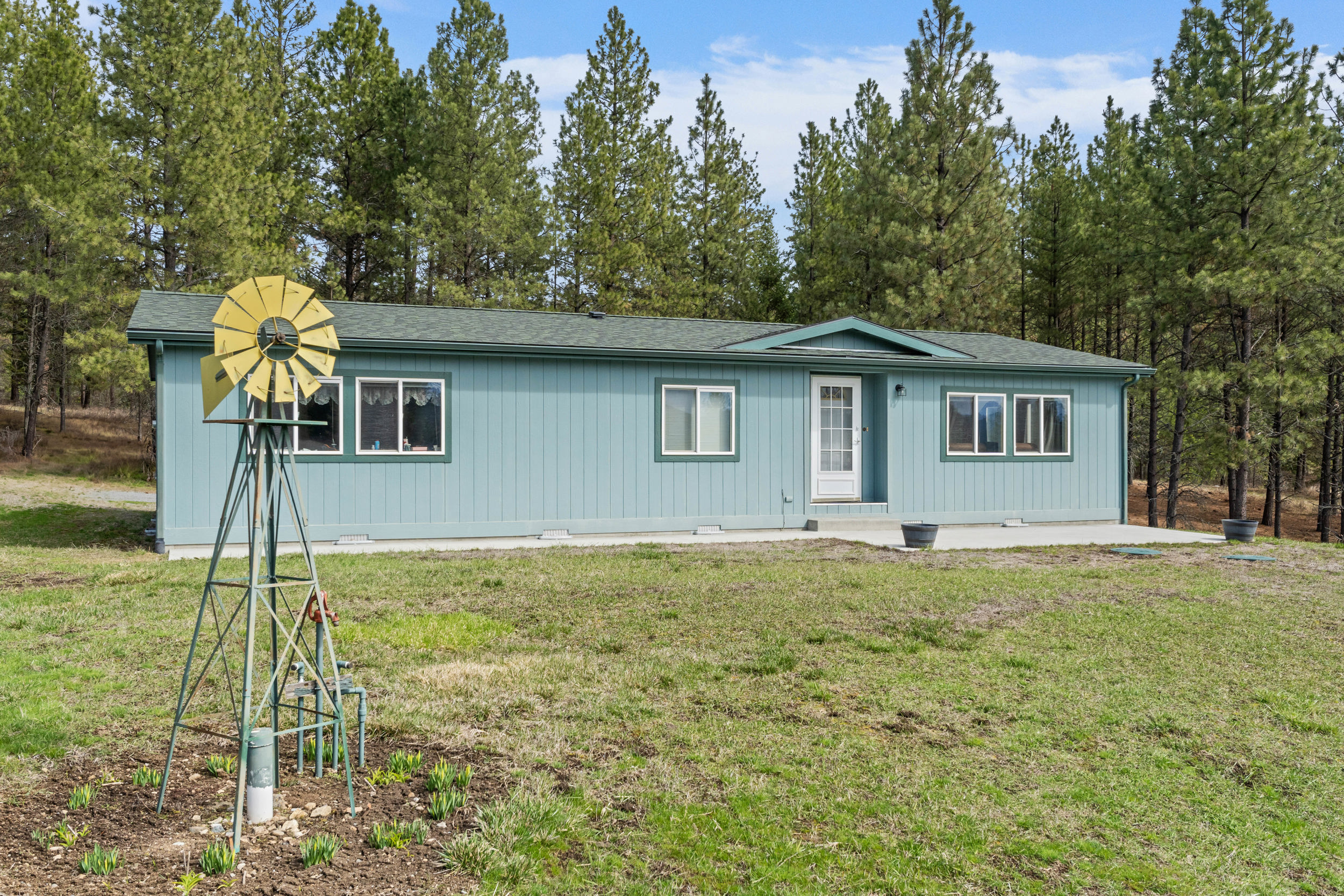 Colville, Washington, 99114, United States, 2 Bedrooms Bedrooms, ,3 BathroomsBathrooms,Residential,For Sale,1763209