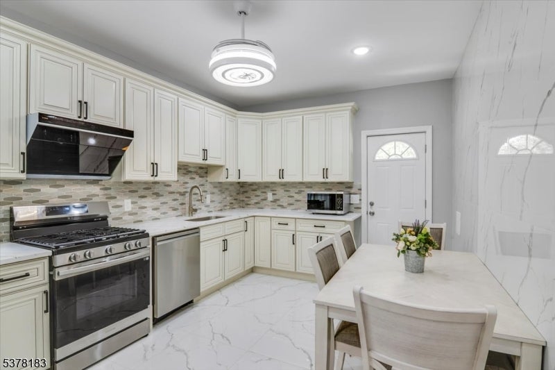 Clifton City, New Jersey, 07011, United States, 5 Bedrooms Bedrooms, ,3 BathroomsBathrooms,Residential,For Sale,1979921