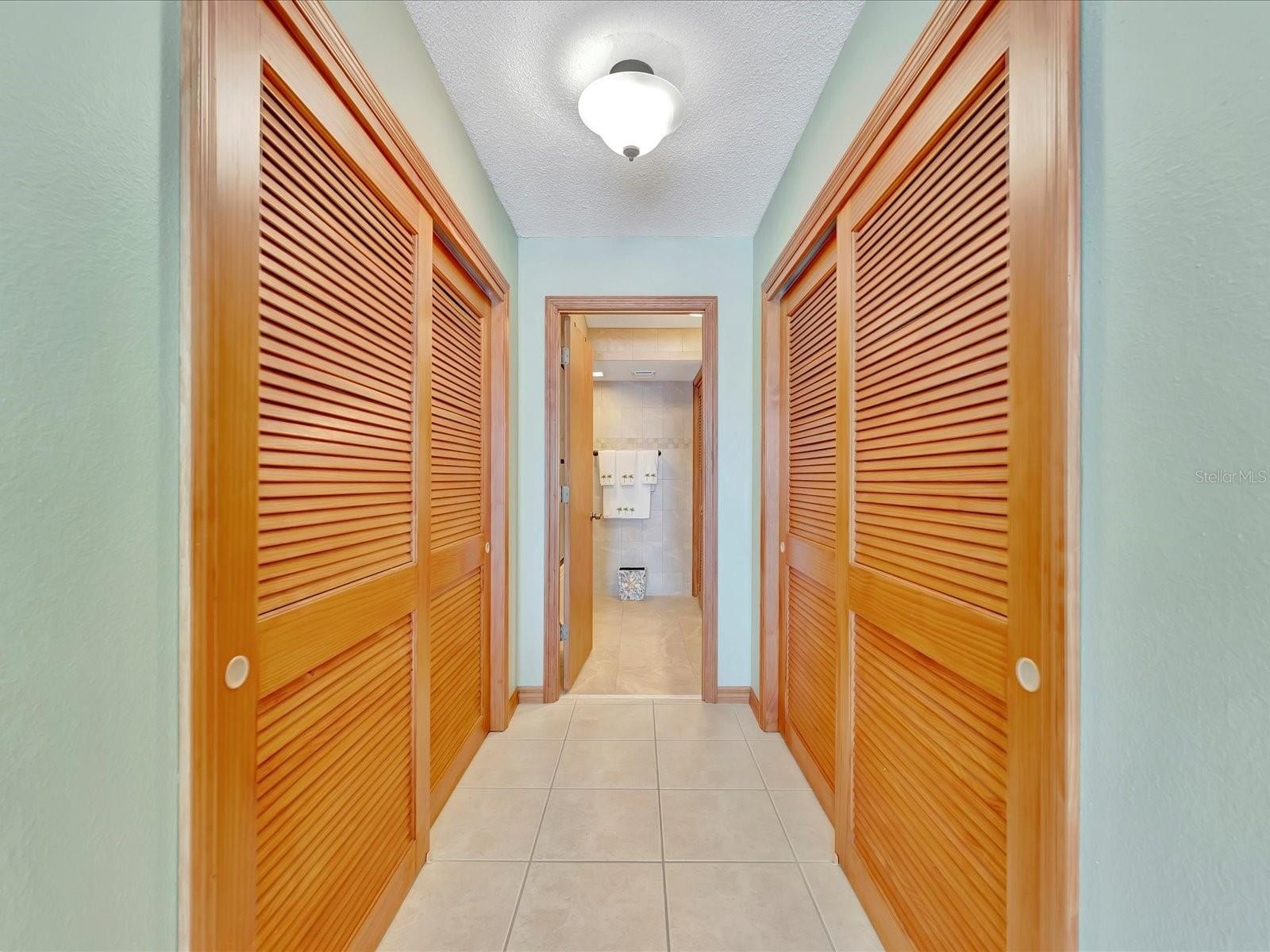 CLEARWATER BEACH, Florida, 33767, United States, 2 Bedrooms Bedrooms, ,2 BathroomsBathrooms,Residential,For Sale,1976366