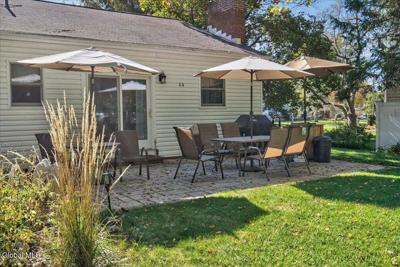 Clifton Park, New York, 12065, United States, 4 Bedrooms Bedrooms, ,3 BathroomsBathrooms,Residential,For Sale,1968691