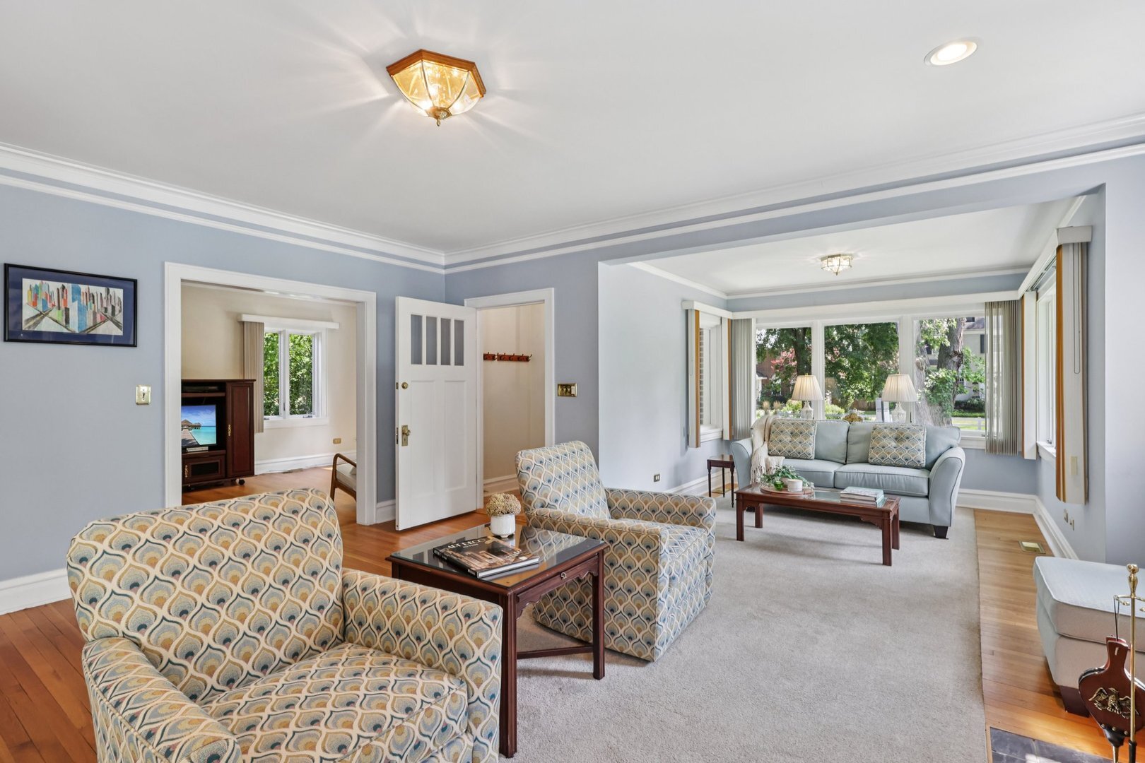 Evanston, Illinois, 60201, United States, 4 Bedrooms Bedrooms, ,4 BathroomsBathrooms,Residential,For Sale,1941847