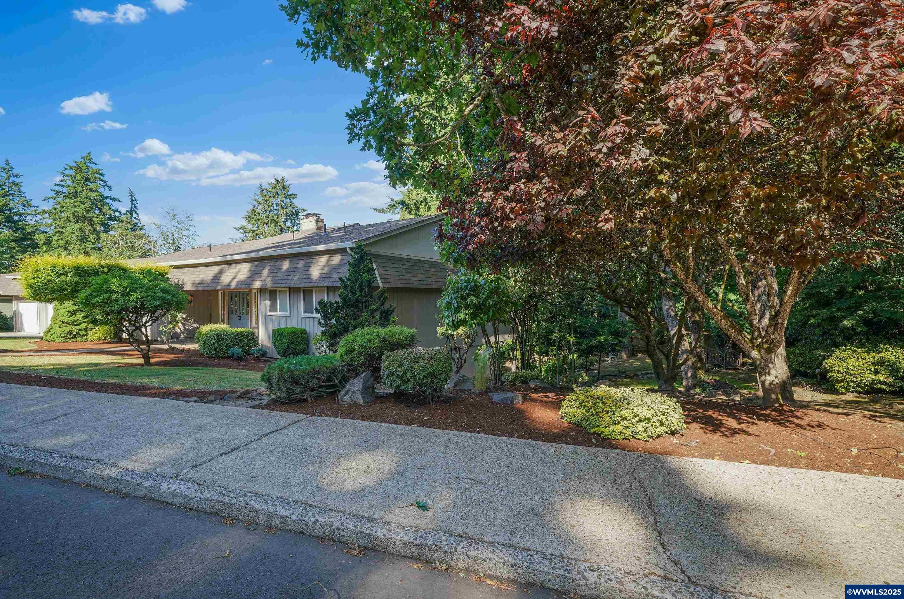 Salem, Oregon, 97304, United States, 3 Bedrooms Bedrooms, ,3 BathroomsBathrooms,Residential,For Sale,1826833