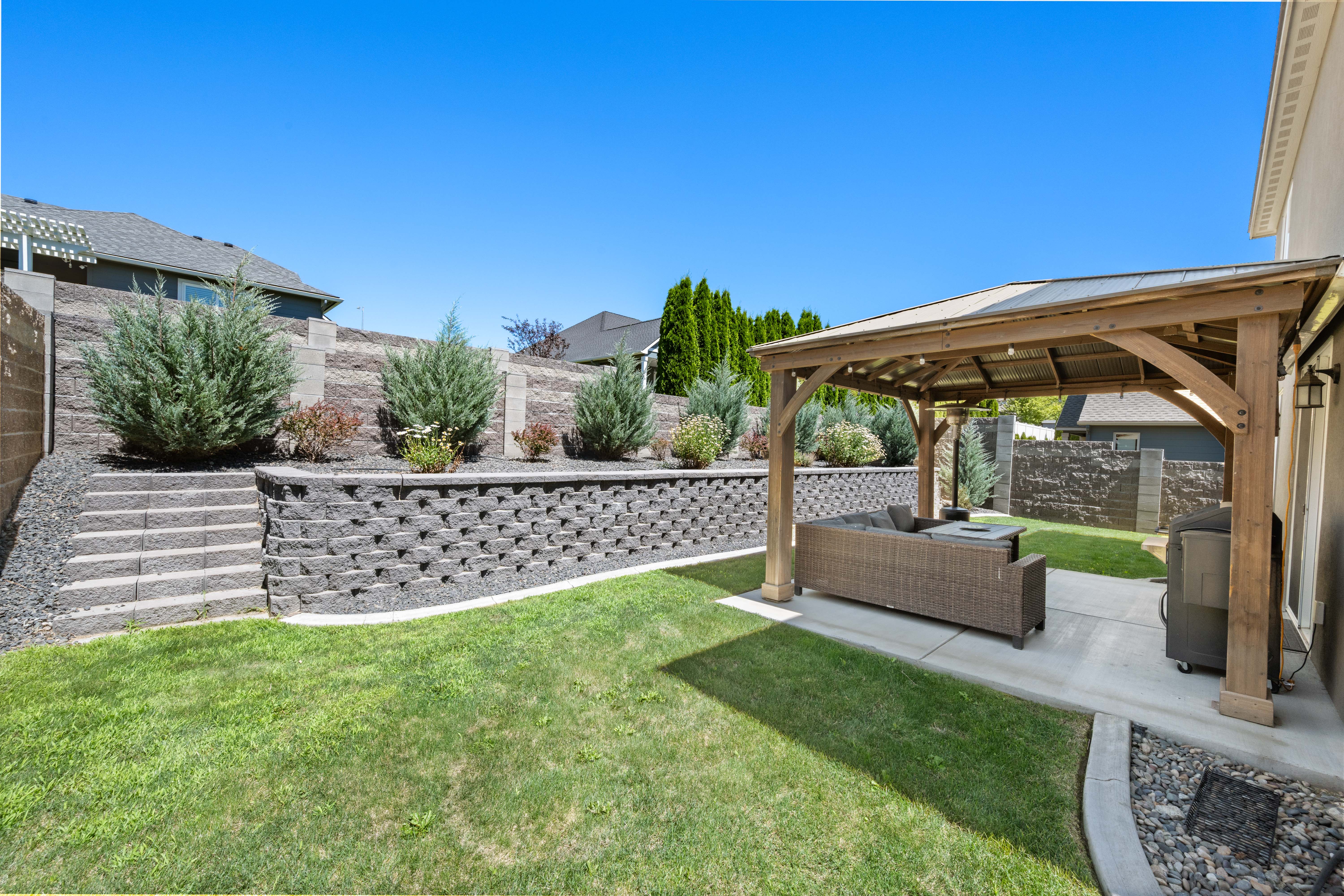  Immaculate Home Private Back yard, Bonus Room - 物件實景