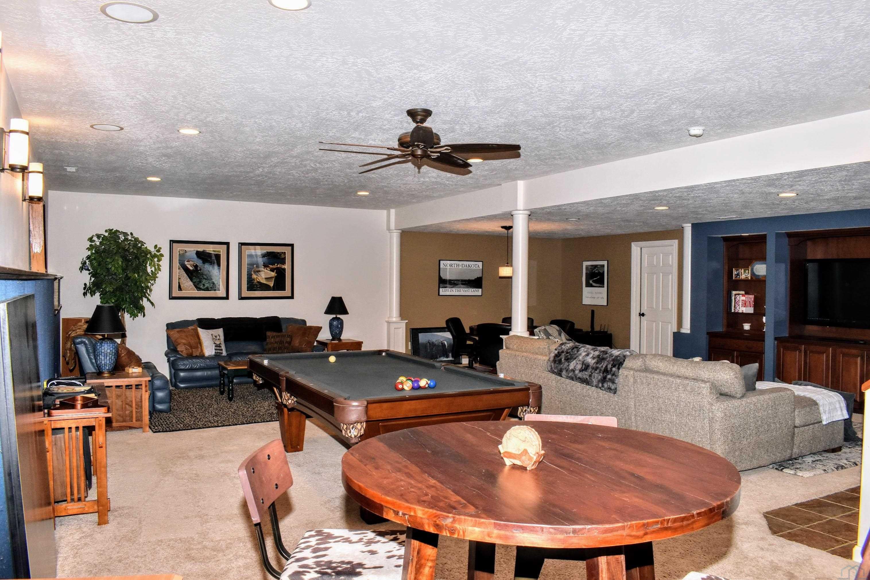 Dakota Dunes, South Dakota, 57049, United States, 4 Bedrooms Bedrooms, ,3 BathroomsBathrooms,Residential,For Sale,2048659