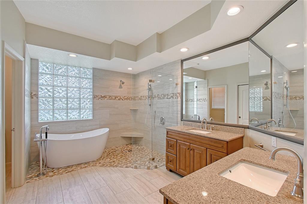 Sarasota, Florida, 34238, United States, 3 Bedrooms Bedrooms, ,2 BathroomsBathrooms,Residential,For Sale,1866711