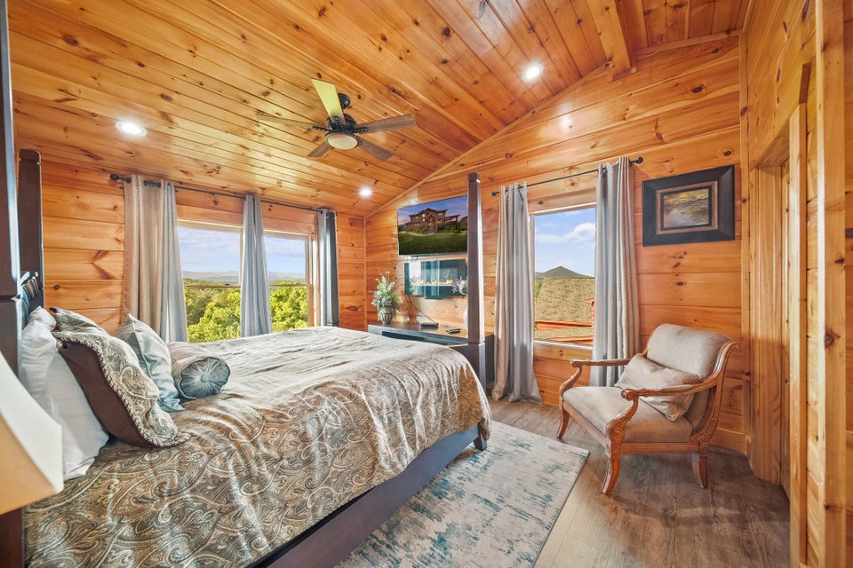 Sevierville, Tennessee, 37876, United States, 4 Bedrooms Bedrooms, ,6 BathroomsBathrooms,Residential,For Sale,1976346