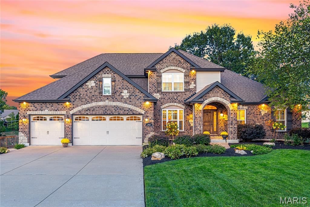 Lake St Louis, Missouri, 63367, United States, 4 Bedrooms Bedrooms, ,4 BathroomsBathrooms,Residential,For Sale,1987646