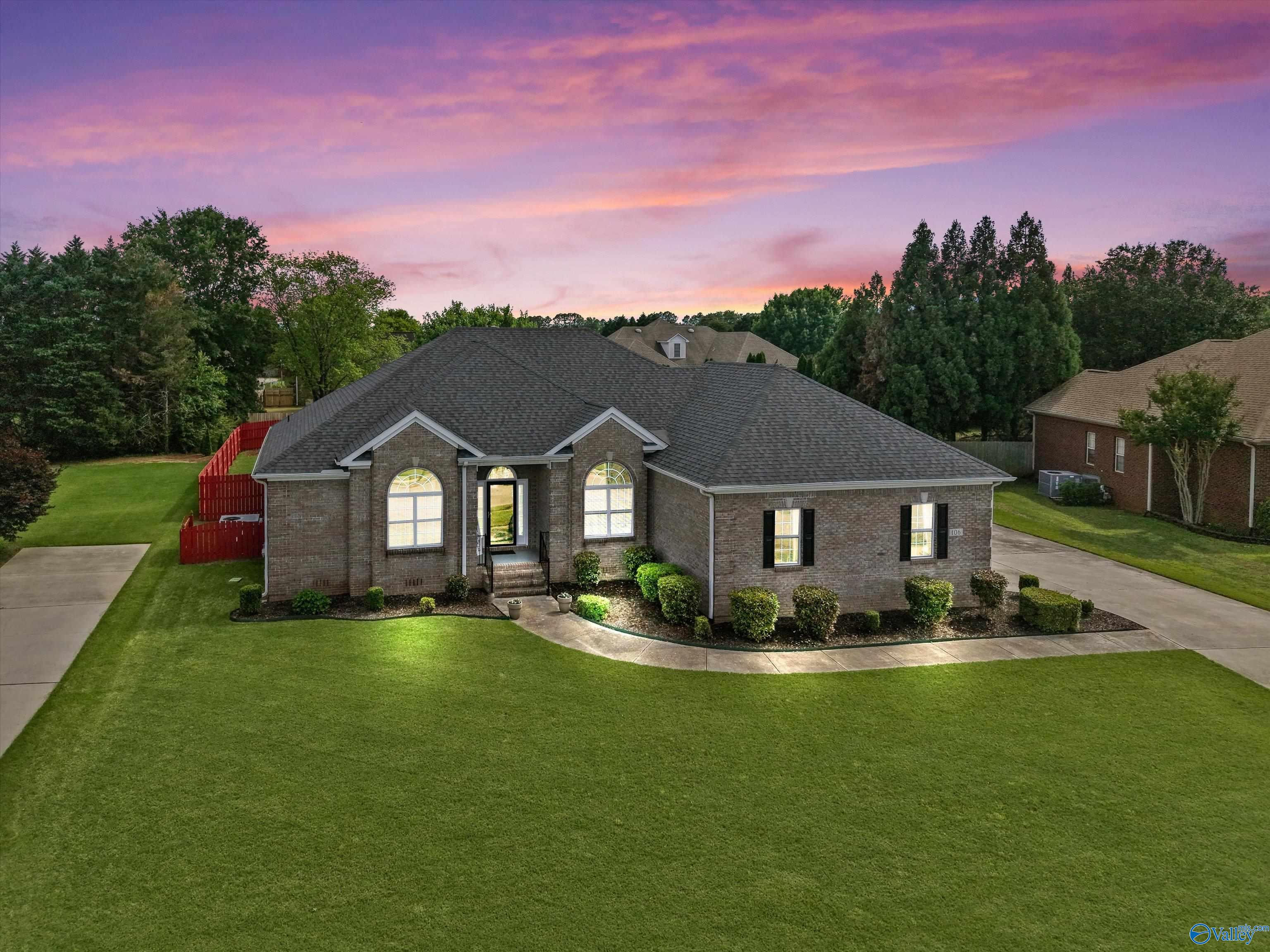 Silver Strand Trl, Huntsville, AL 35806
