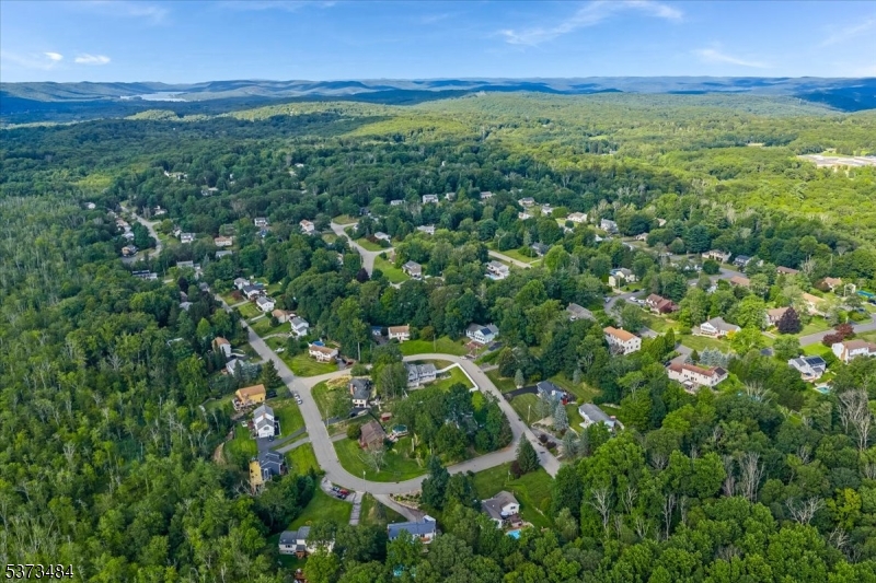 West Milford Twp., New Jersey, 07480-1601, United States, 4 Bedrooms Bedrooms, ,3 BathroomsBathrooms,Residential,For Sale,1928755