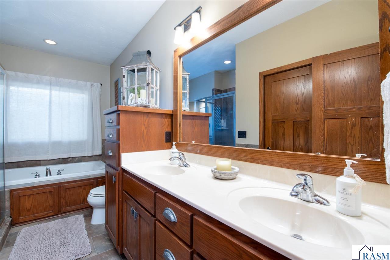 Le Center, Minnesota, 56057, United States, 4 Bedrooms Bedrooms, ,3 BathroomsBathrooms,Residential,For Sale,2011720