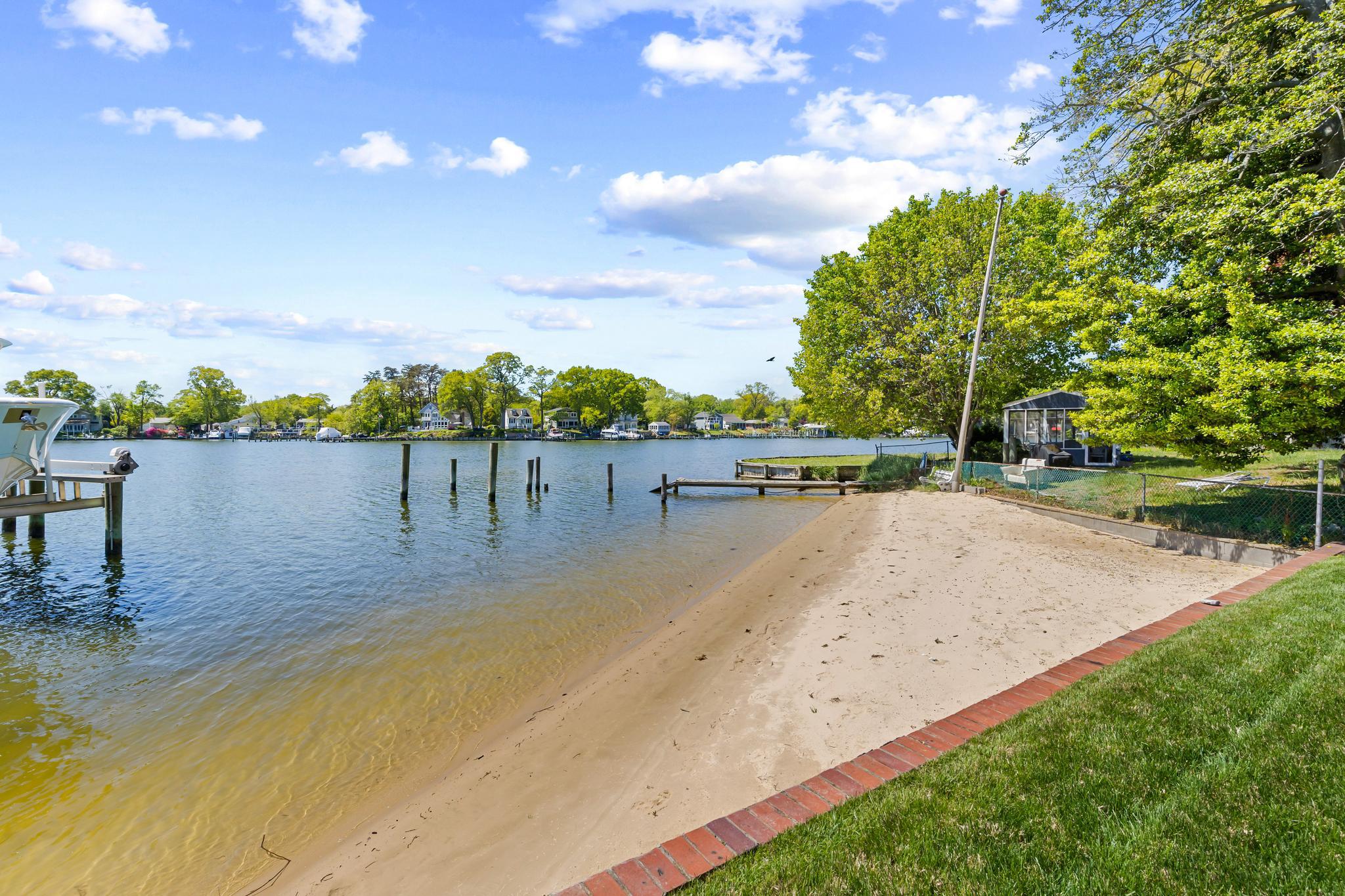  7989 E Riverside Drive, Pasadena, MD, 21122 - 物件實景