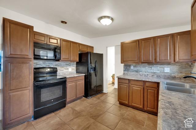 Centerville, Utah, 84014, United States, 4 Bedrooms Bedrooms, ,3 BathroomsBathrooms,Residential,For Sale,1944867