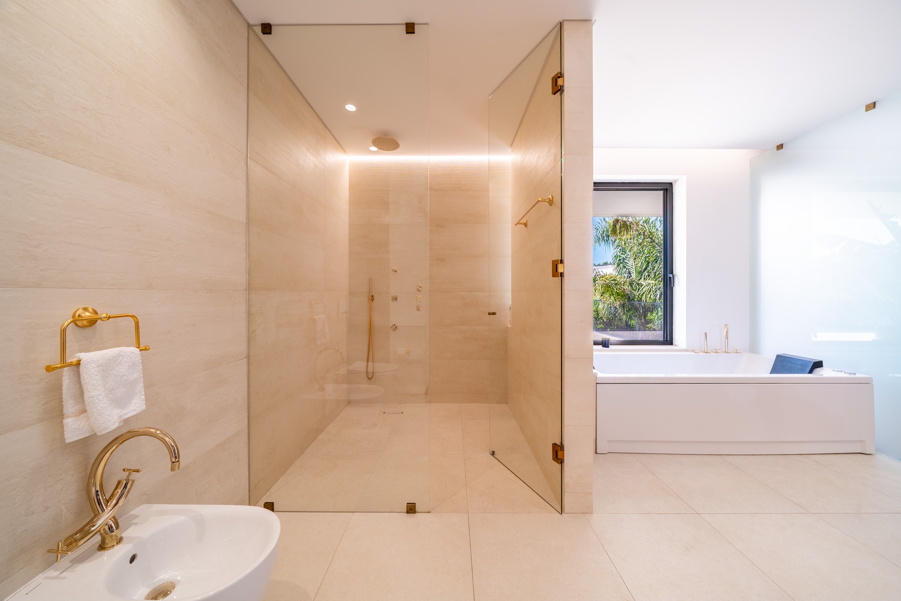  Detached house, 7 bedrooms, for Sale - 物件實景