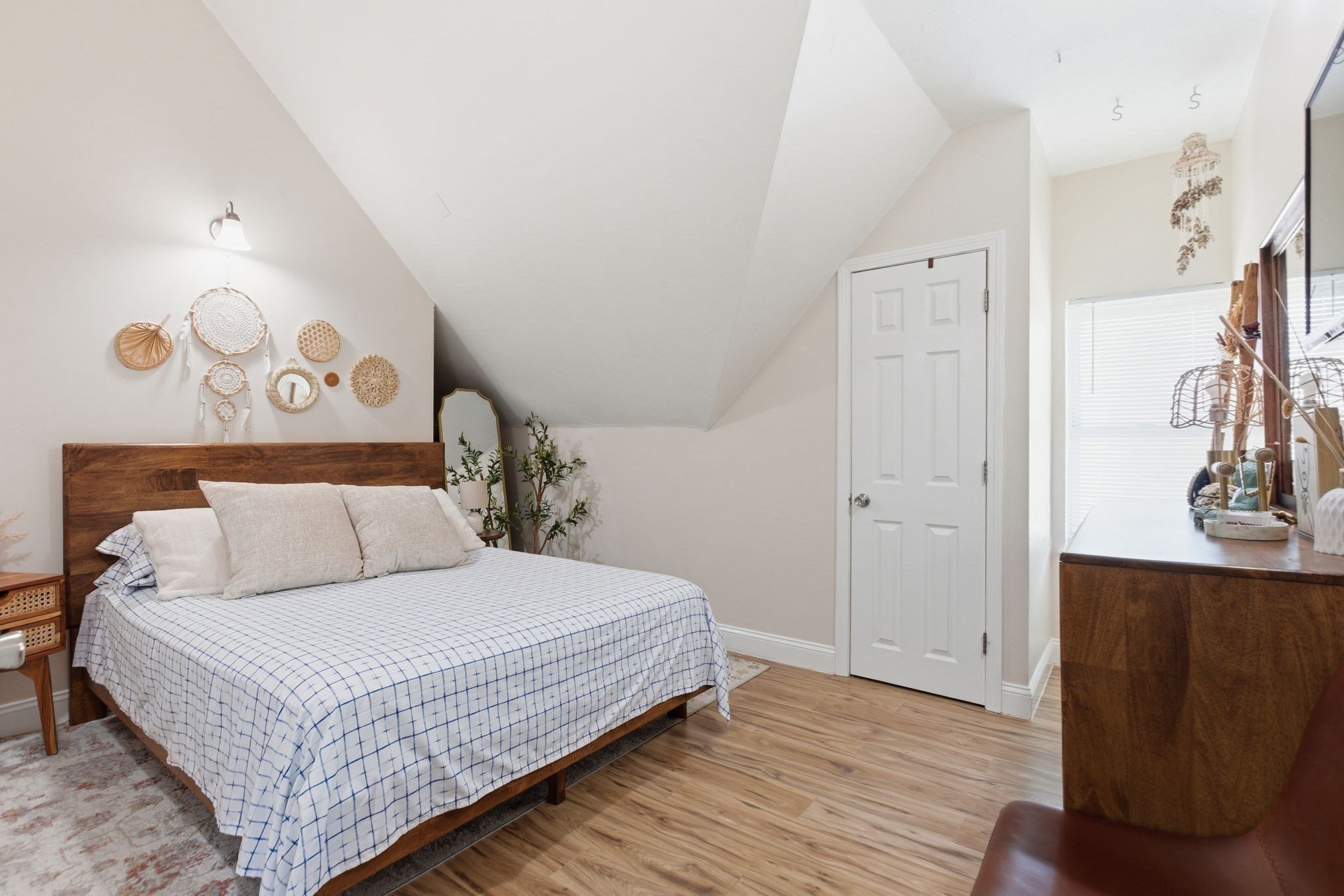 Boston, Massachusetts, 02121, United States, 5 Bedrooms Bedrooms, ,2 BathroomsBathrooms,Residential,For Sale,1993888