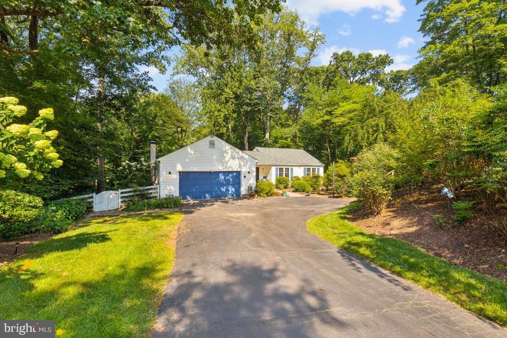 Fairfax, Virginia, 22030, United States, 3 Bedrooms Bedrooms, ,3 BathroomsBathrooms,Residential,For Sale,1904338