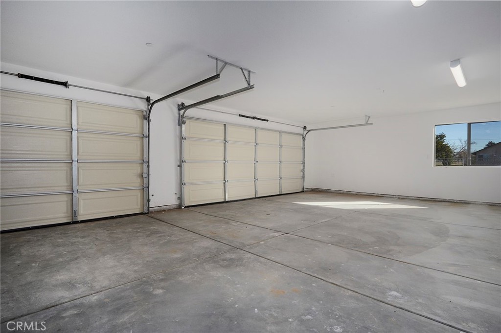Hesperia, California, 92345, United States, 4 Bedrooms Bedrooms, ,3 BathroomsBathrooms,Residential,For Sale,1877164