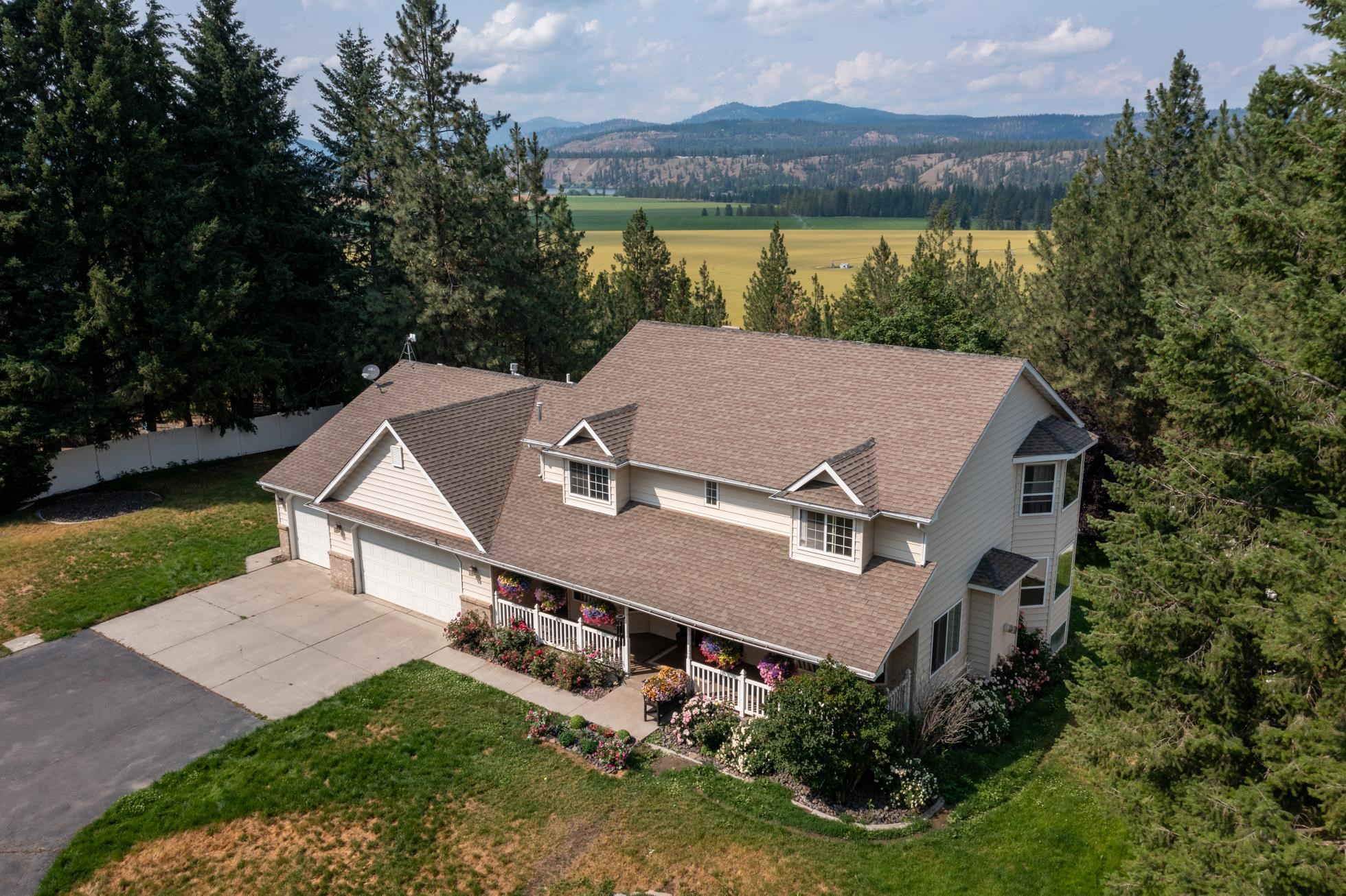Nine Mile Falls, Washington, 99026, United States, 5 Bedrooms Bedrooms, ,4 BathroomsBathrooms,Residential,For Sale,1895080