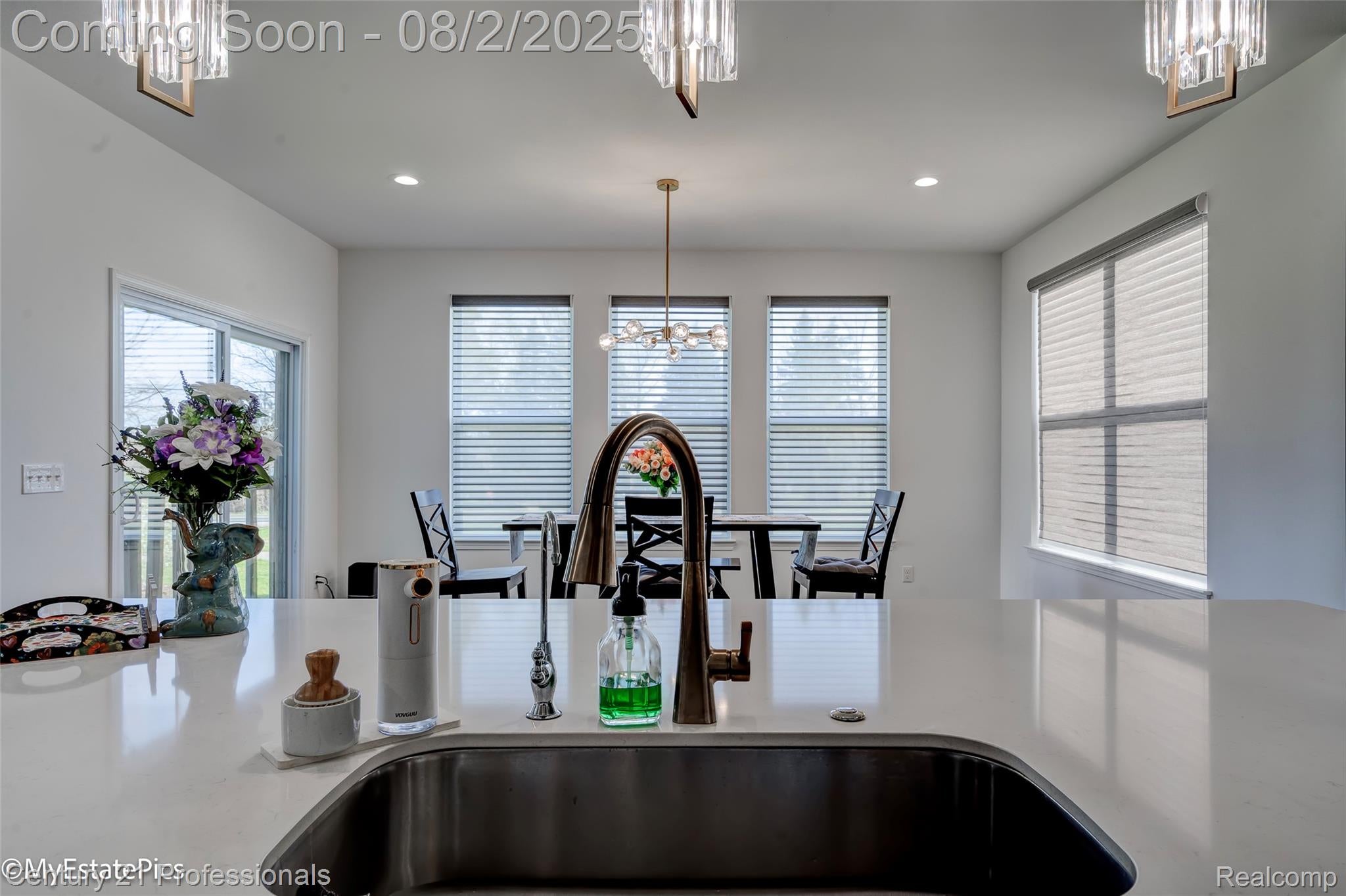 SouthLyon, Michigan, 48178, United States, 4 Bedrooms Bedrooms, ,3 BathroomsBathrooms,Residential,For Sale,1904843