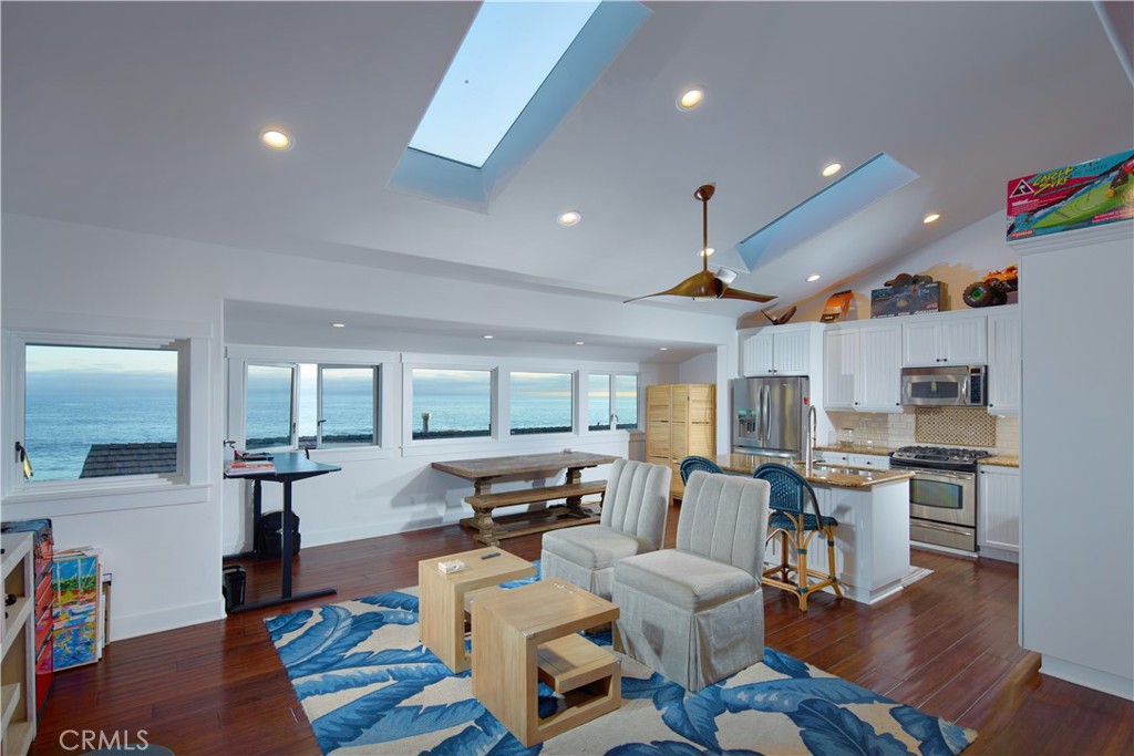 Laguna Beach, California, 92651, United States, 8 Bedrooms Bedrooms, ,8 BathroomsBathrooms,Residential,For Sale,1993207