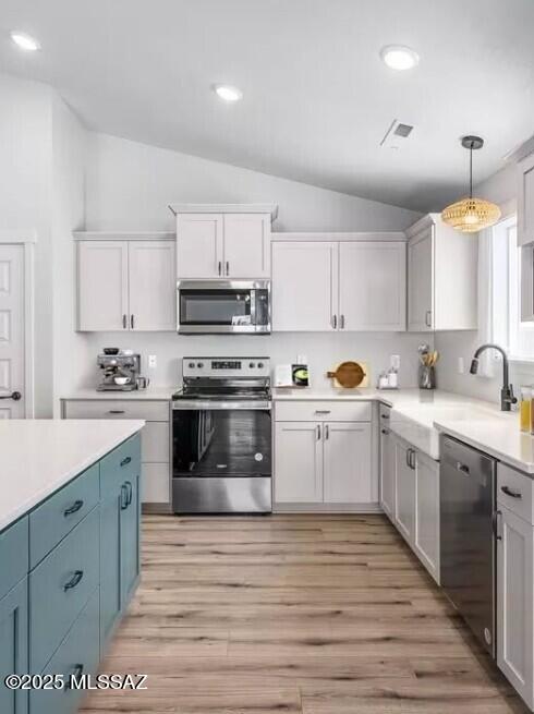 Tucson, Arizona, 85736, United States, 4 Bedrooms Bedrooms, ,3 BathroomsBathrooms,Residential,For Sale,1848581
