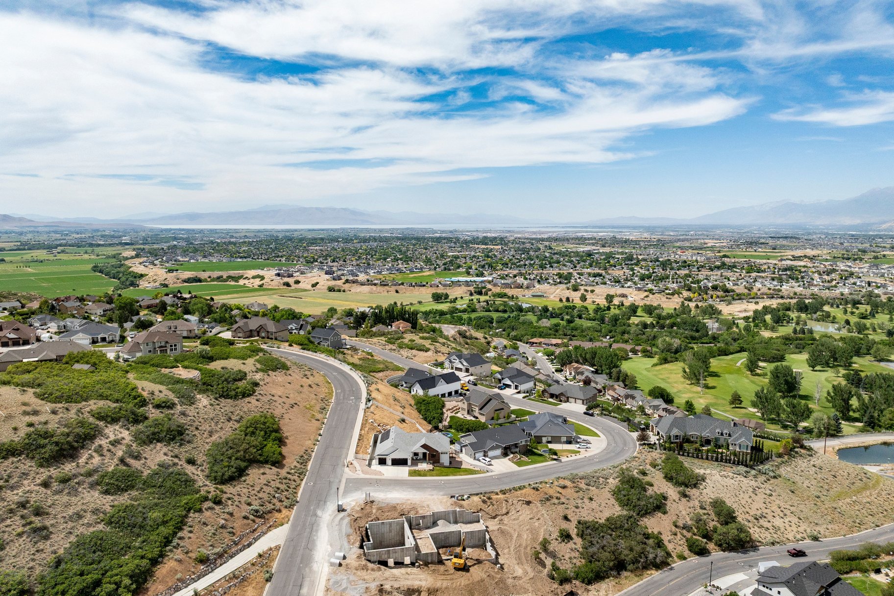  Custom Home with Fully Finished ADU Near Golf, Trails & Mountain Views - 物件實景