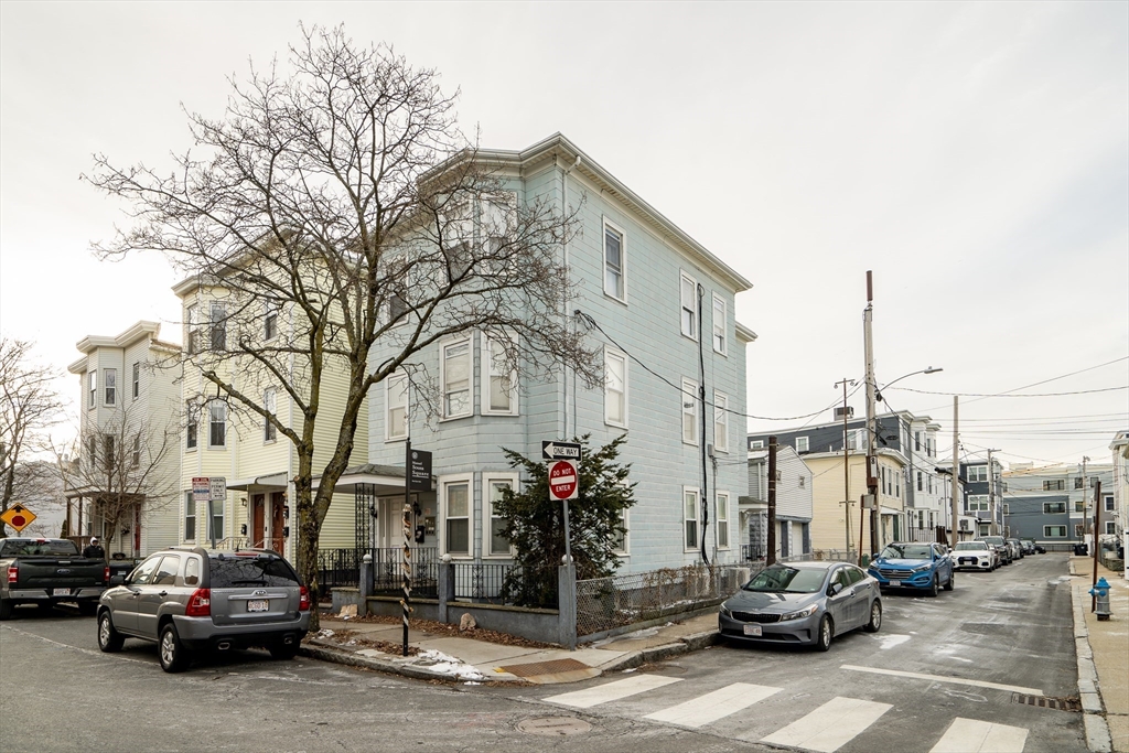 Cambridge, Massachusetts, 02141, United States, 7 Bedrooms Bedrooms, ,4 BathroomsBathrooms,Residential,For Sale,1901897