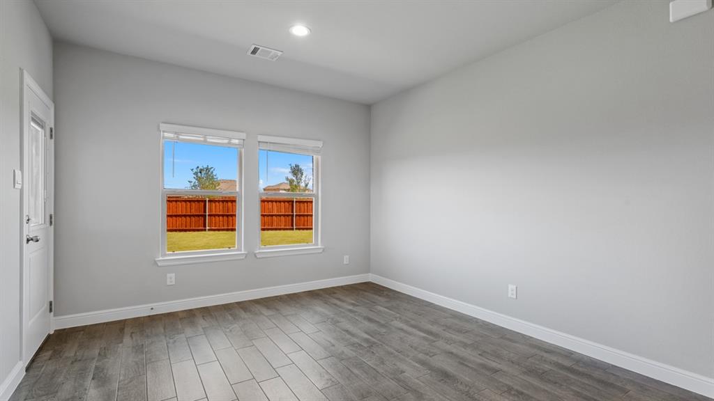Mansfield, Texas, 76063, United States, 5 Bedrooms Bedrooms, ,3 BathroomsBathrooms,Residential,For Sale,1937196