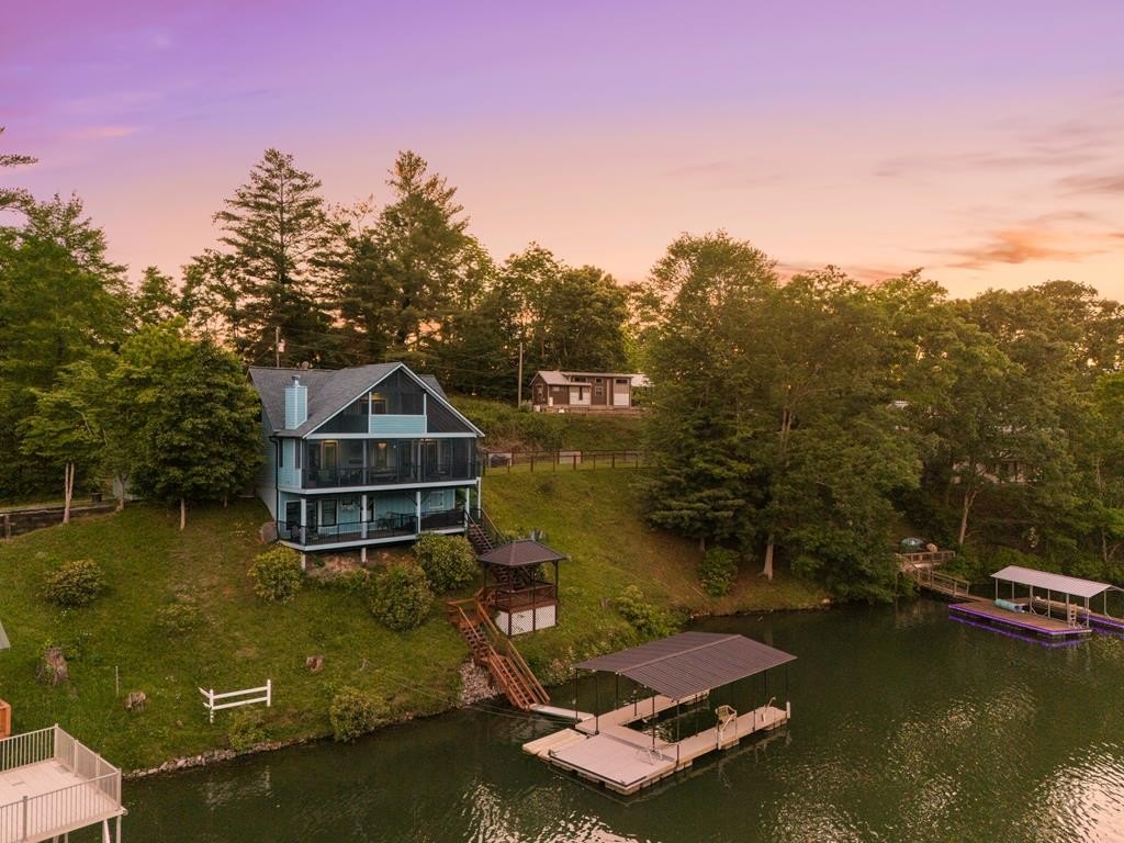 Hayesville, North Carolina, 28904, United States, 3 Bedrooms Bedrooms, ,4 BathroomsBathrooms,Residential,For Sale,1831924