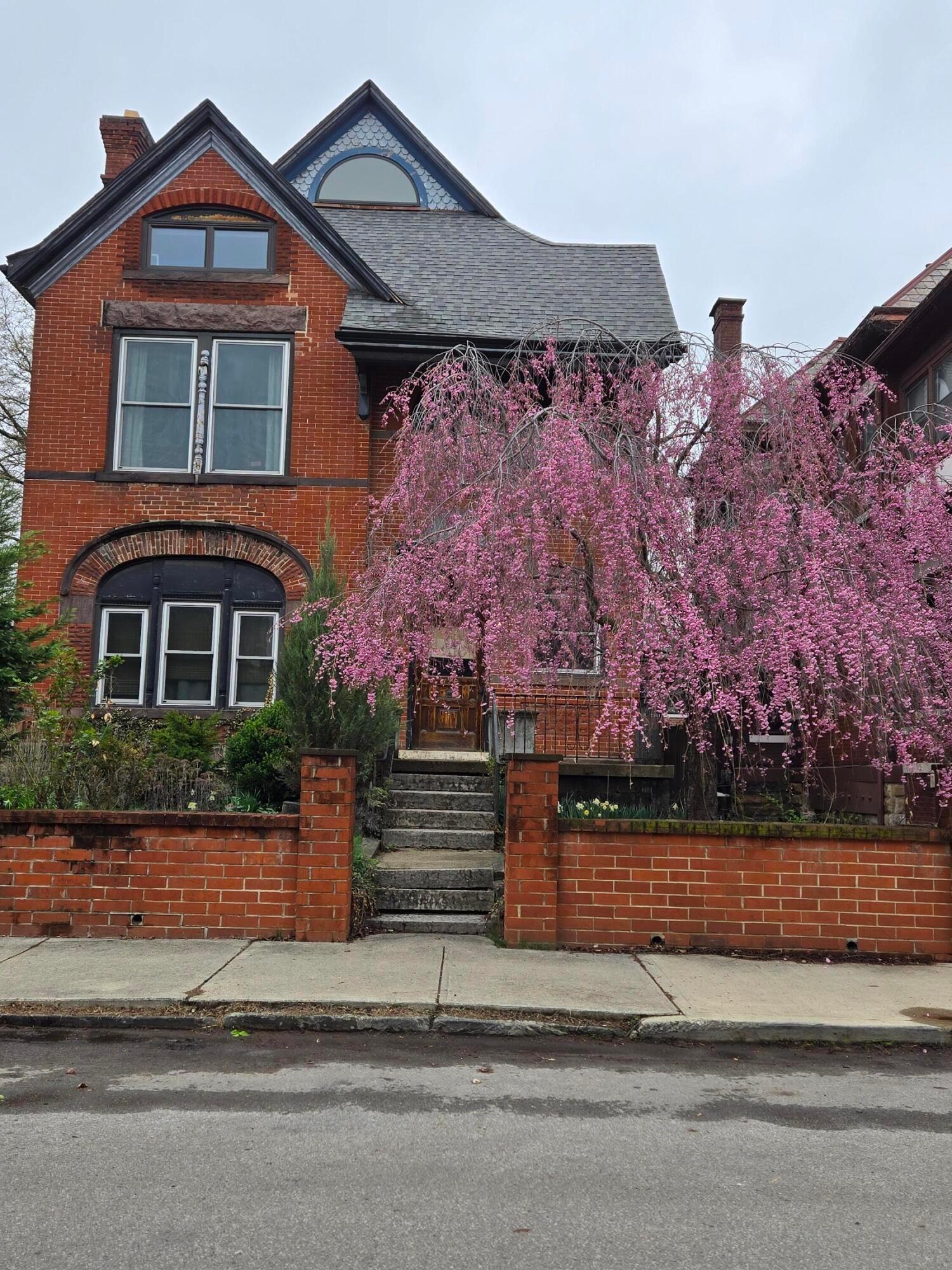 Columbus, Ohio, 43205, United States, 4 Bedrooms Bedrooms, ,3 BathroomsBathrooms,Residential,For Sale,1866885
