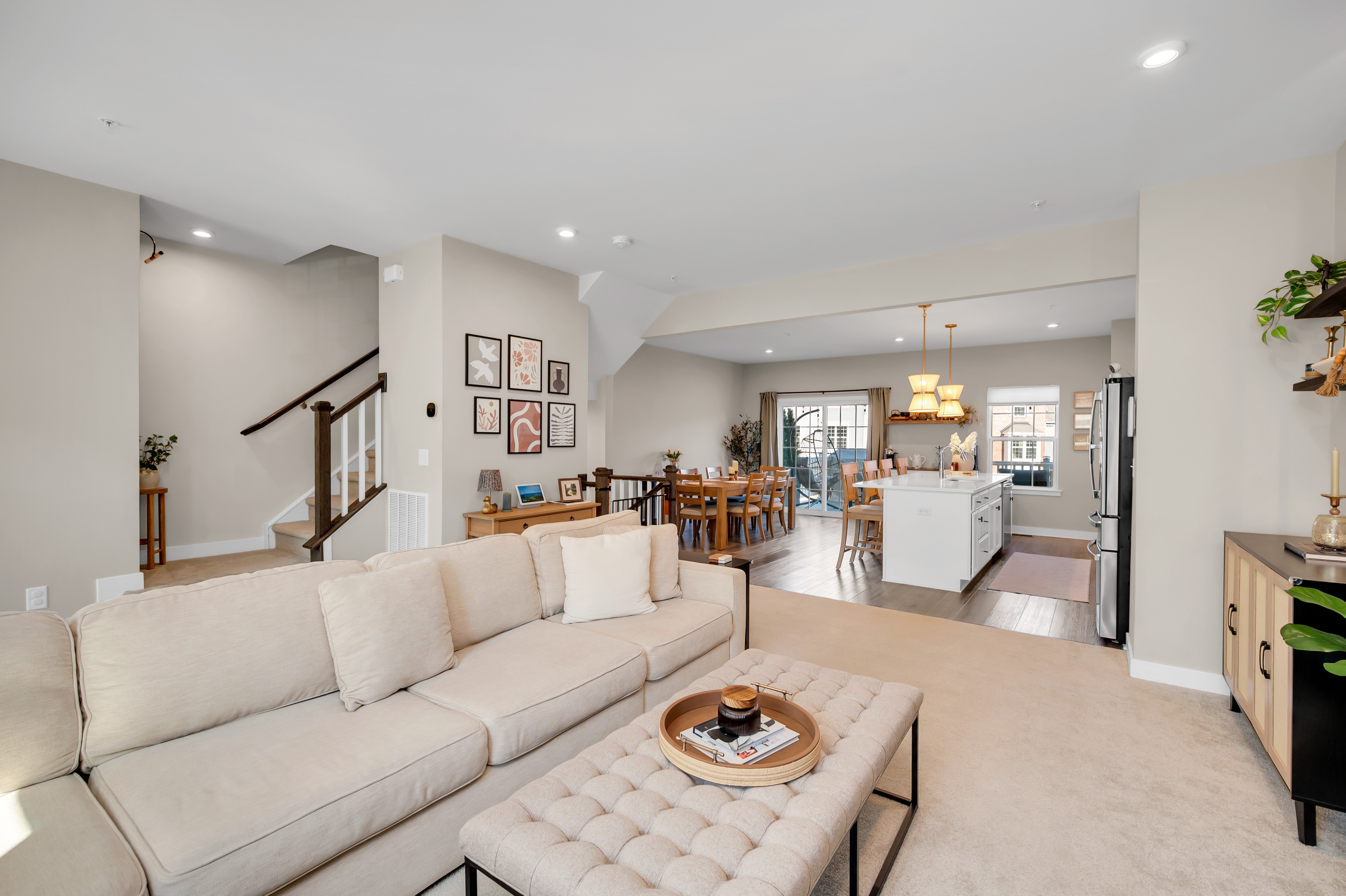 3-Bedroom, 2 full & 2 ½-Bath Townhome at Anchors @Glassworks - 物件實景