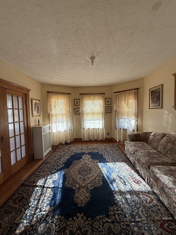 Medford, Massachusetts, 02155, United States, 7 Bedrooms Bedrooms, ,3 BathroomsBathrooms,Residential,For Sale,1922375