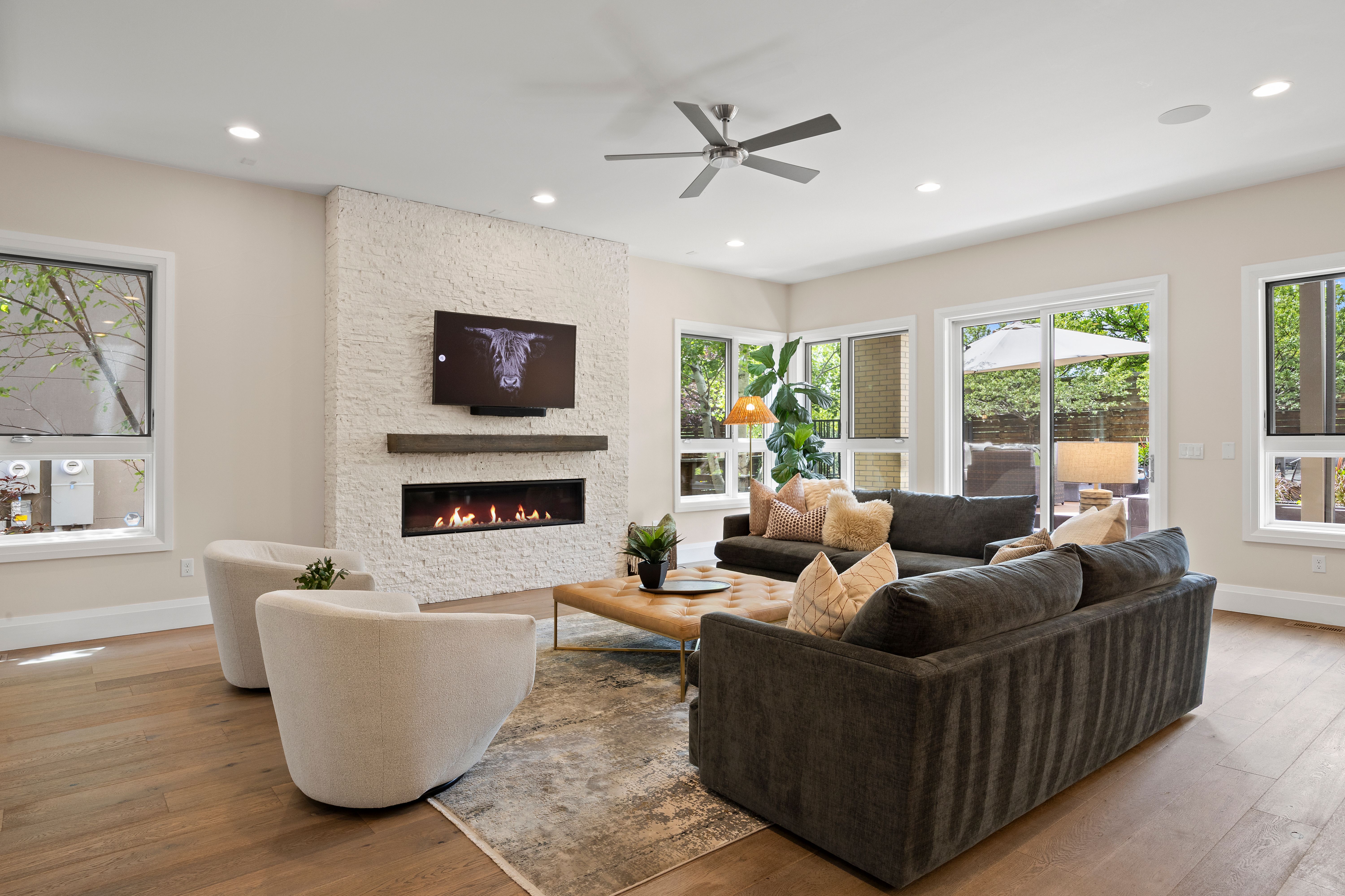  Exceptional Contemporary Move-In Ready Designed For Modern Living - 物件實景