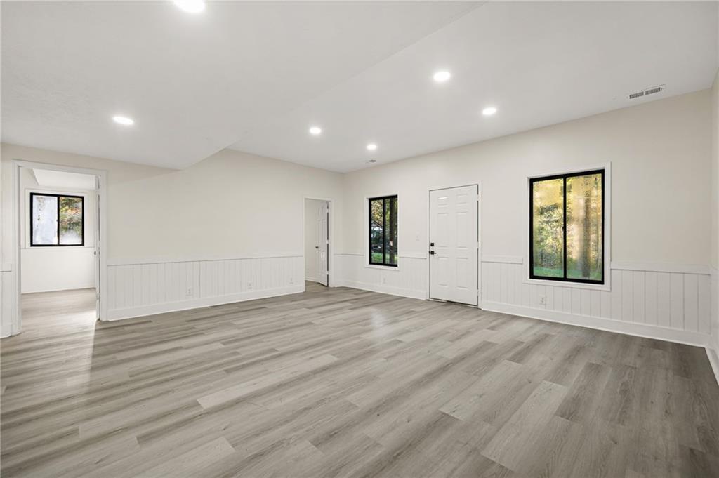 Snellville, Georgia, 30039, United States, 5 Bedrooms Bedrooms, ,4 BathroomsBathrooms,Residential,For Sale,1993862