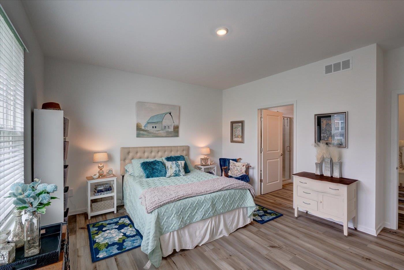 Windsor, Wisconsin, 53598, United States, 3 Bedrooms Bedrooms, ,2 BathroomsBathrooms,Residential,For Sale,1915836