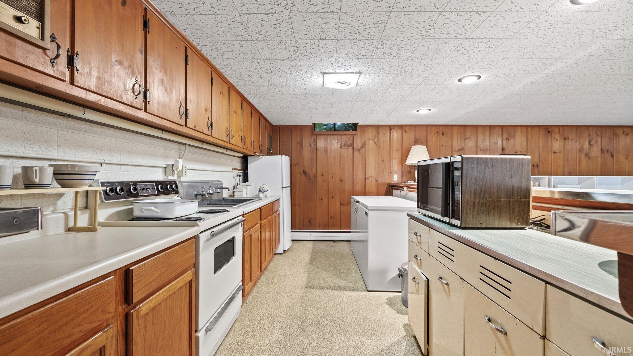 Markle, Indiana, 46770, United States, 3 Bedrooms Bedrooms, ,3 BathroomsBathrooms,Residential,For Sale,1973657