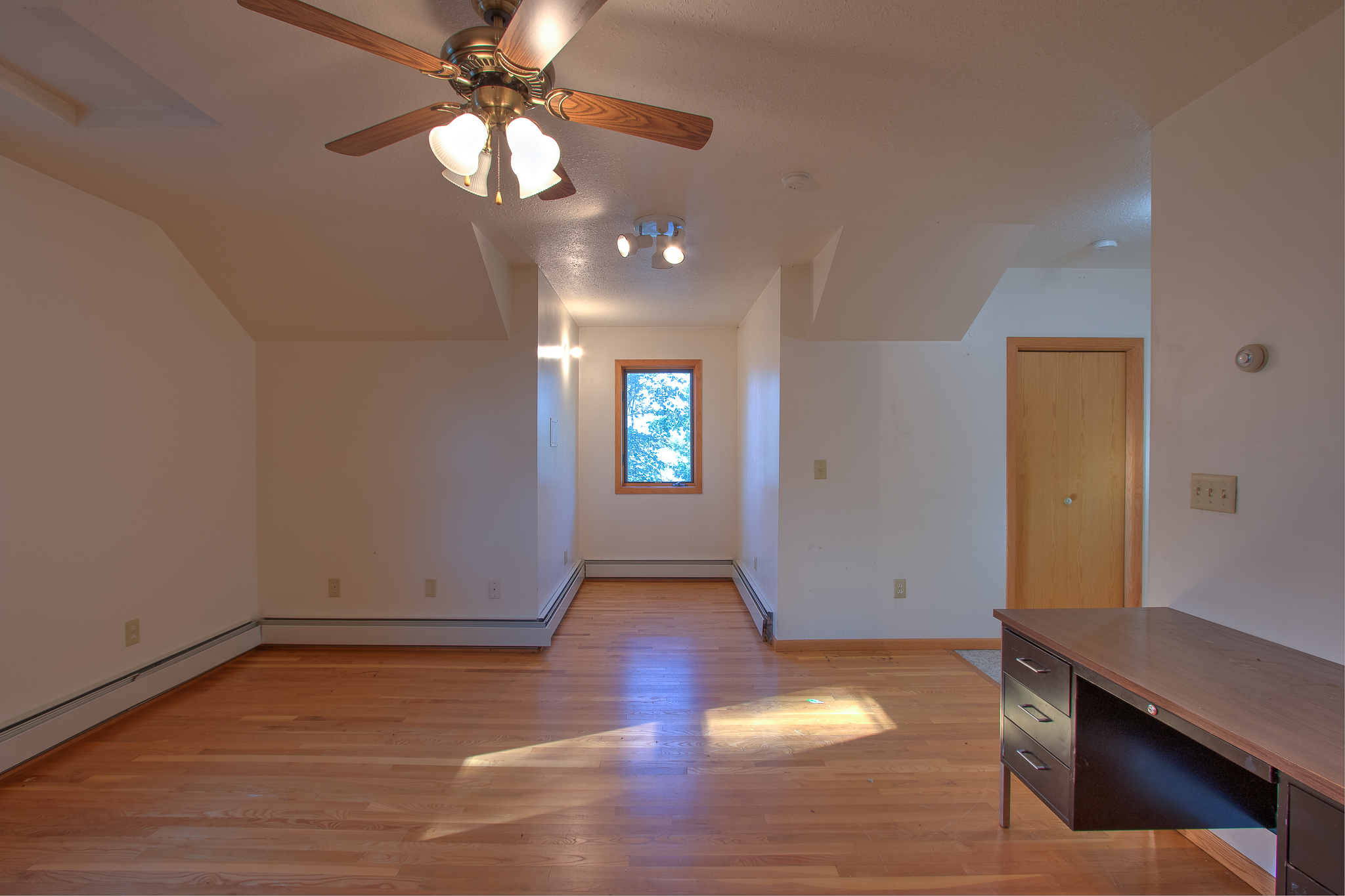 Mora, Minnesota, 55051, United States, 3 Bedrooms Bedrooms, ,3 BathroomsBathrooms,Residential,For Sale,1981190