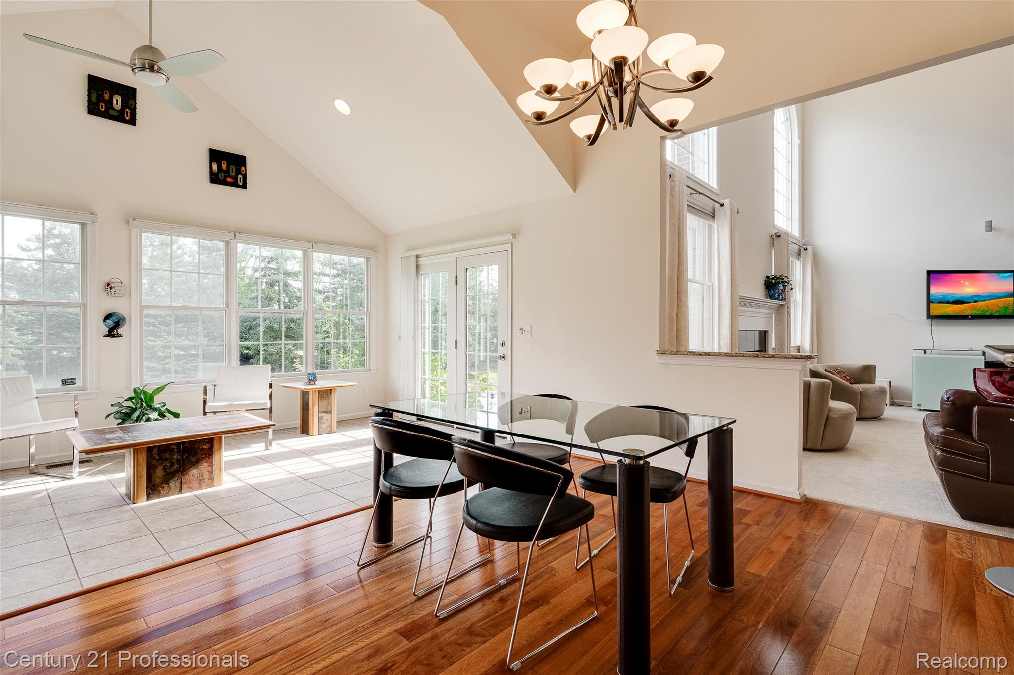 Novi, Michigan, 48374, United States, 4 Bedrooms Bedrooms, ,5 BathroomsBathrooms,Residential,For Sale,1904445