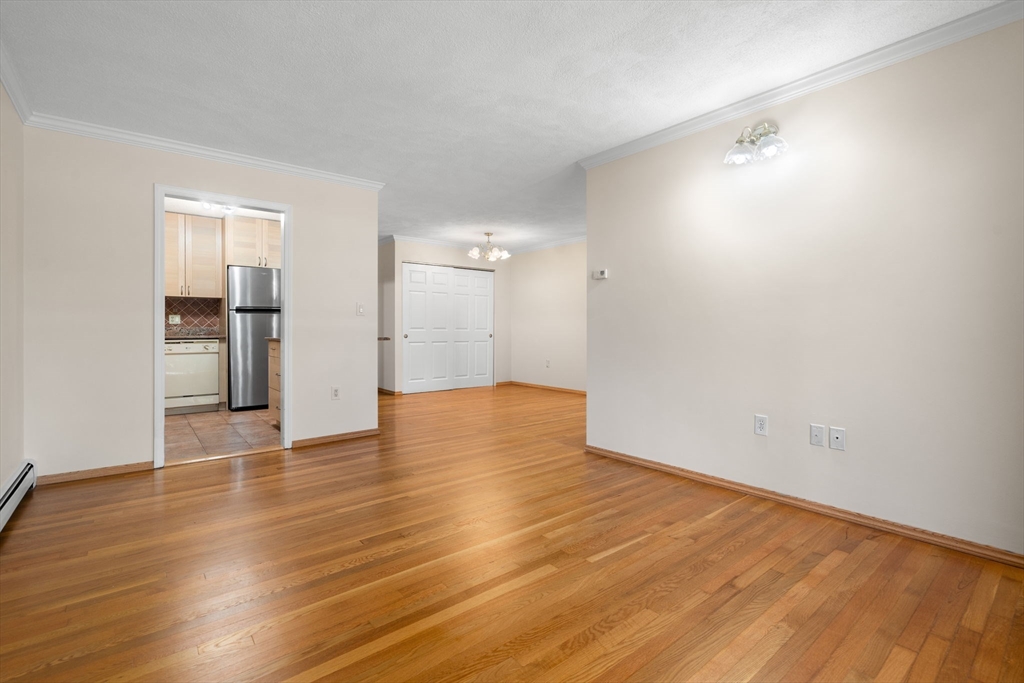 Newton, Massachusetts, 02459, United States, 2 Bedrooms Bedrooms, ,2 BathroomsBathrooms,Residential,For Sale,1941065