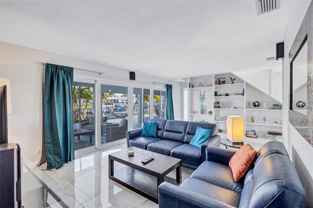 St Petersburg, Florida, 33705, United States, 4 Bedrooms Bedrooms, ,3 BathroomsBathrooms,Residential,For Sale,1991648