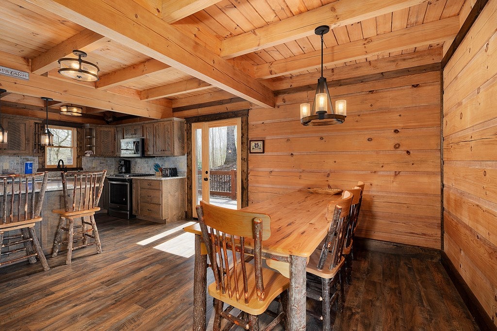 Blue Ridge, Georgia, 30513, United States, 4 Bedrooms Bedrooms, ,3 BathroomsBathrooms,Residential,For Sale,1762405