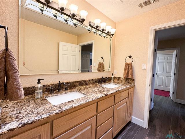 Artesia, New Mexico, 88210, United States, 4 Bedrooms Bedrooms, ,4 BathroomsBathrooms,Residential,For Sale,1980233