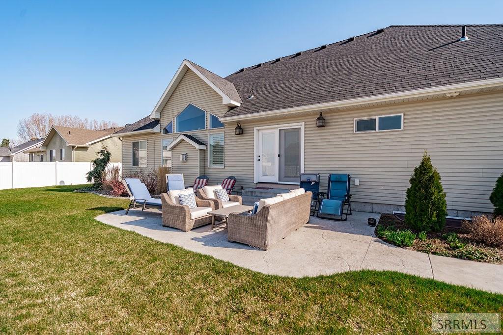 IDAHO FALLS, Idaho, 83404, United States, 4 Bedrooms Bedrooms, ,3 BathroomsBathrooms,Residential,For Sale,1873456