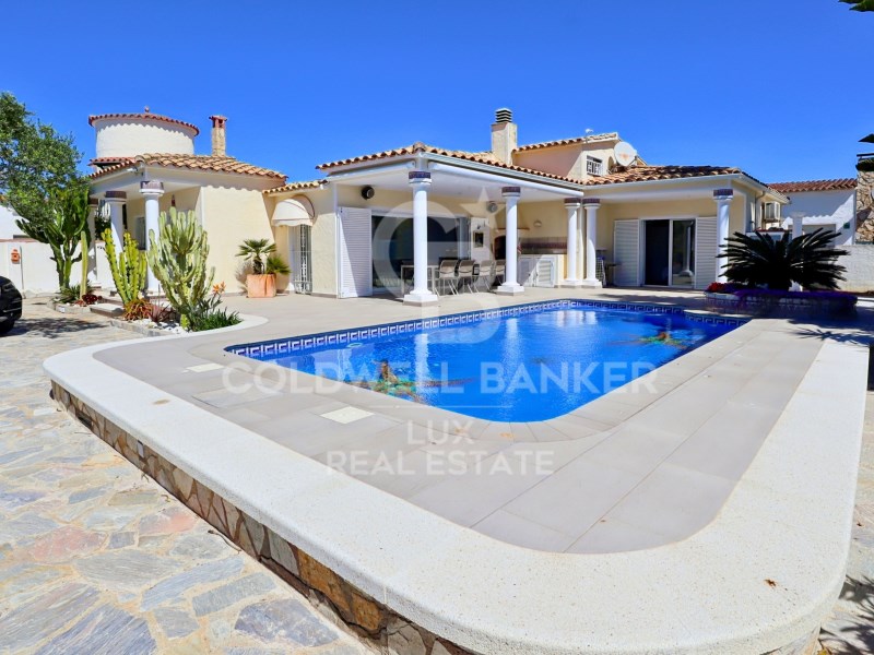 Girona, Empuriabrava, Peni Girona, Empuriabrava, P, Empuriabrava, Catalonia, ES, 5 Bedrooms Bedrooms, ,3 BathroomsBathrooms,Residential,For Sale,Girona, Empuriabrava, Peni Girona, Empuriabrava, P,1623264