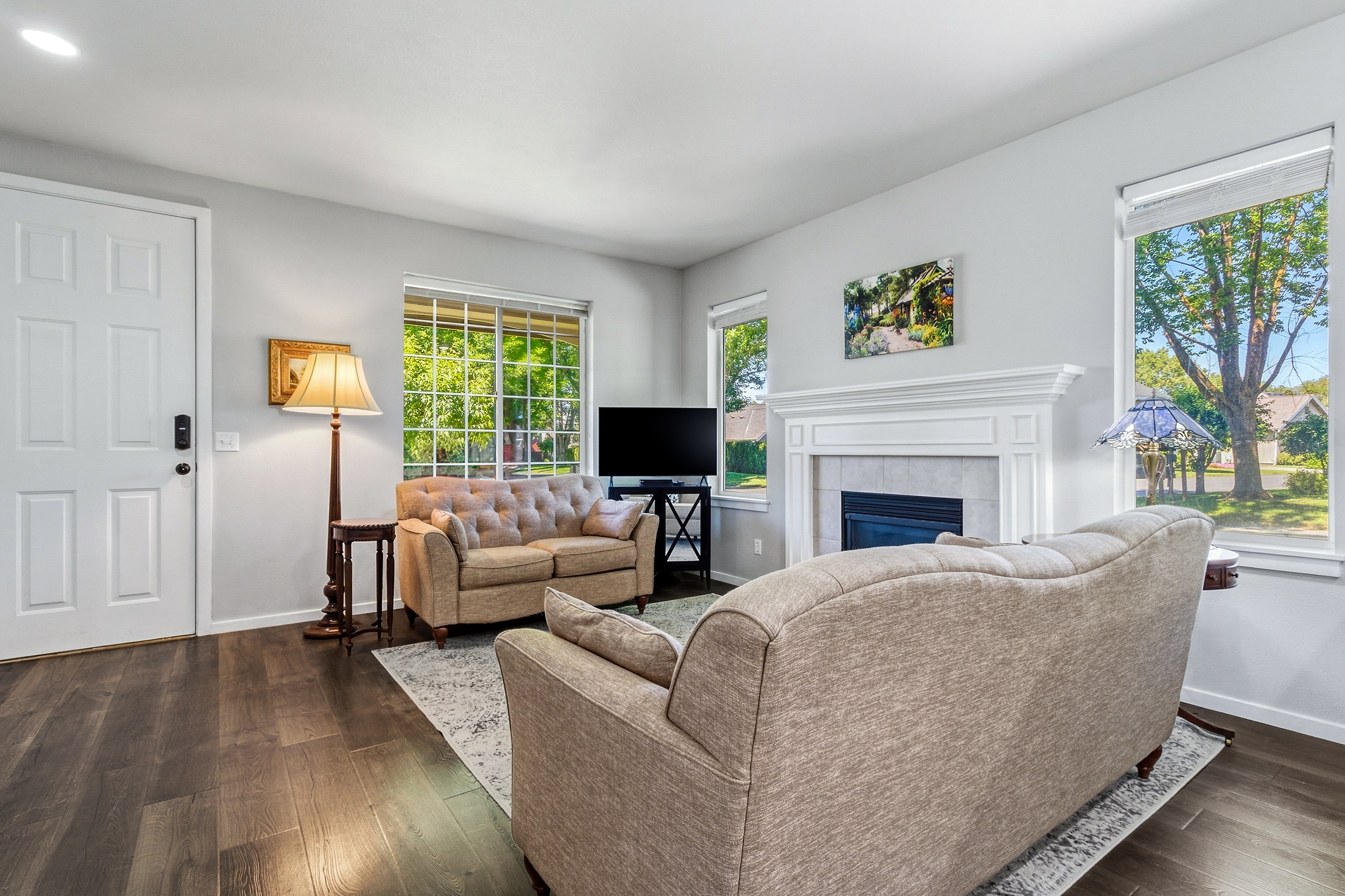  705 SE Creekside Drive - 物件實景