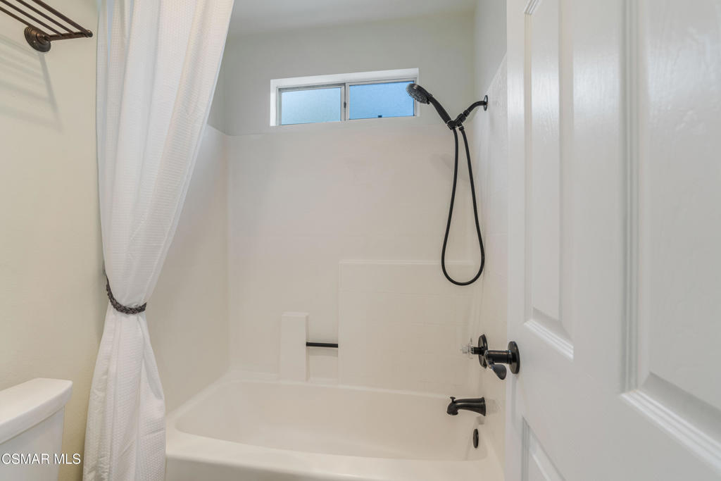 Moorpark, California, 93021, United States, 2 Bedrooms Bedrooms, ,2 BathroomsBathrooms,Residential,For Sale,1935998