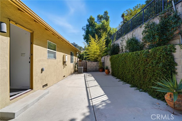 Los Angeles, California, 90031, United States, 2 Bedrooms Bedrooms, ,1 BathroomBathrooms,Residential,For Sale,1982653
