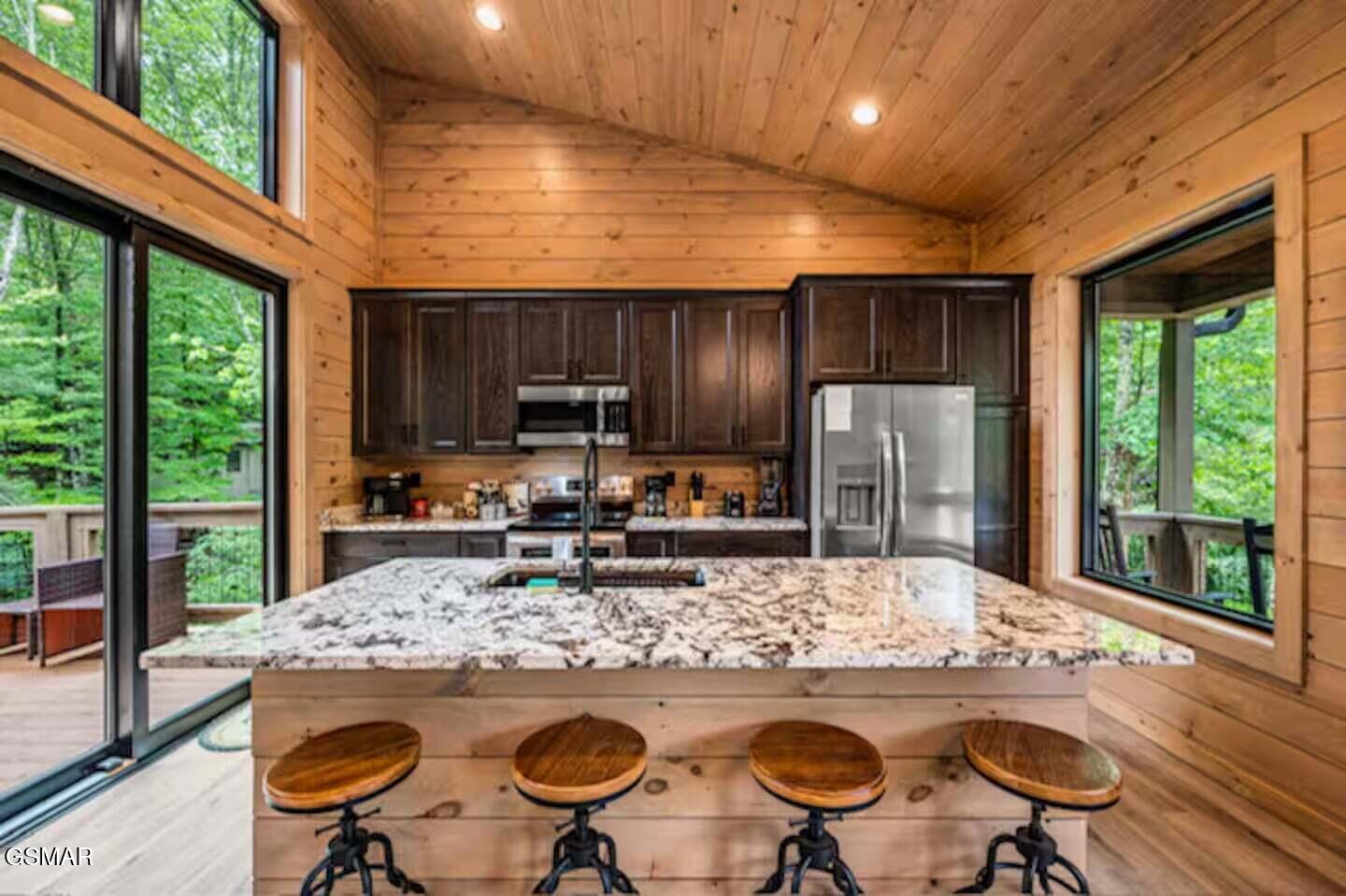 Sevierville, Tennessee, 37862, United States, 2 Bedrooms Bedrooms, ,3 BathroomsBathrooms,Residential,For Sale,1976879